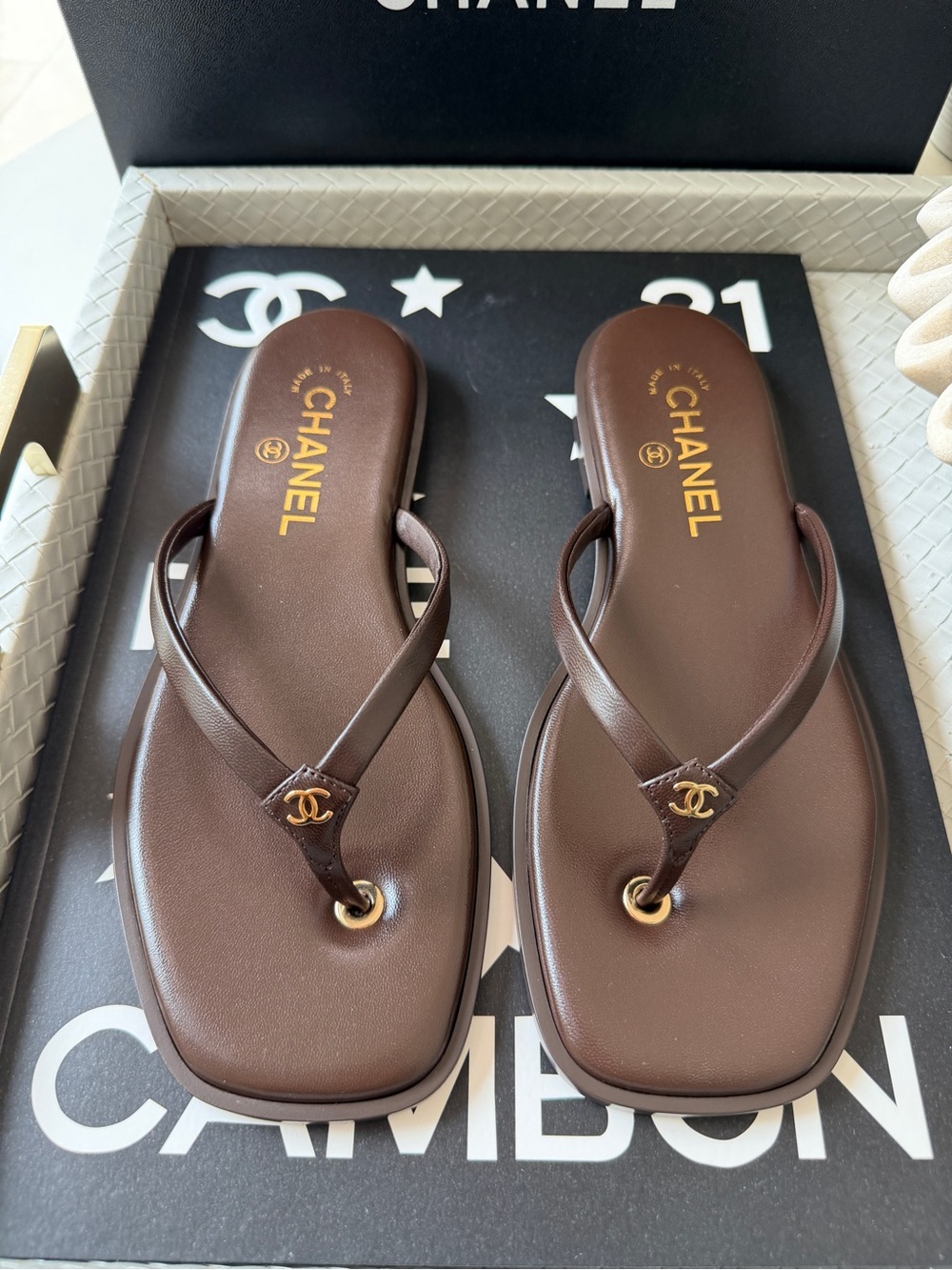Chanel 26A MÉTIERS D’ART Brown Leather Gold CC Logo Flip Flops Sandals Thong 37
